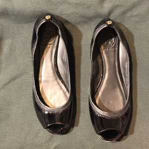 Beautiful, Tory Burch open toed slip on flats.